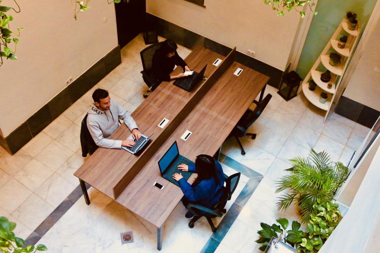 Joy Setas Coworking Vandrehjem Sevilla Eksteriør billede