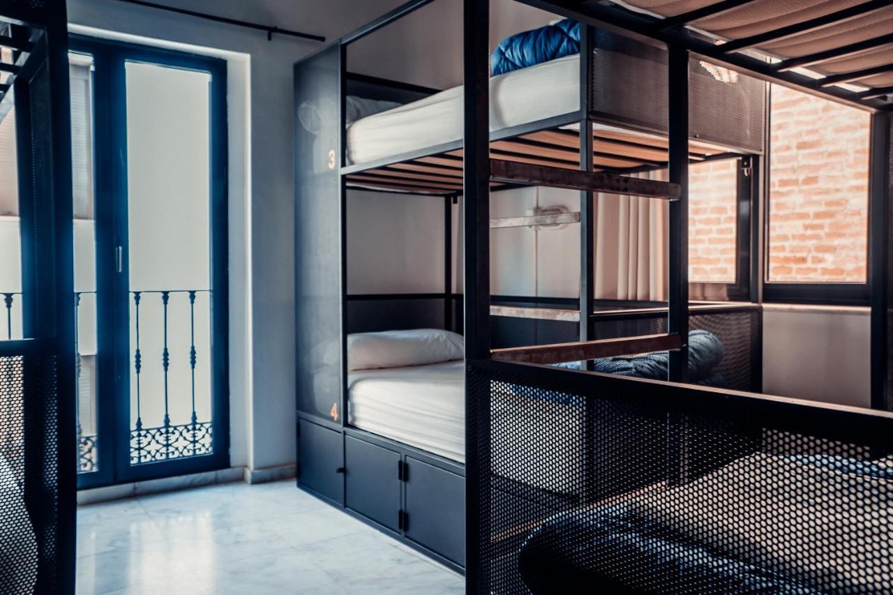 Joy Setas Coworking Vandrehjem Sevilla Eksteriør billede