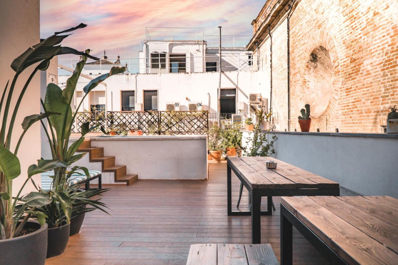 Joy Setas Coworking Vandrehjem Sevilla Eksteriør billede