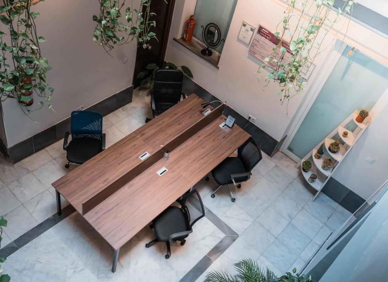 Joy Setas Coworking Vandrehjem Sevilla Eksteriør billede