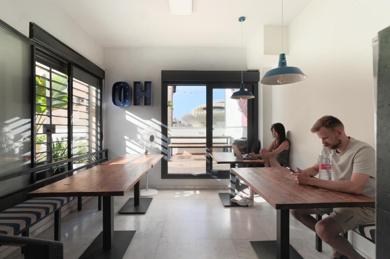 Joy Setas Coworking Vandrehjem Sevilla Eksteriør billede