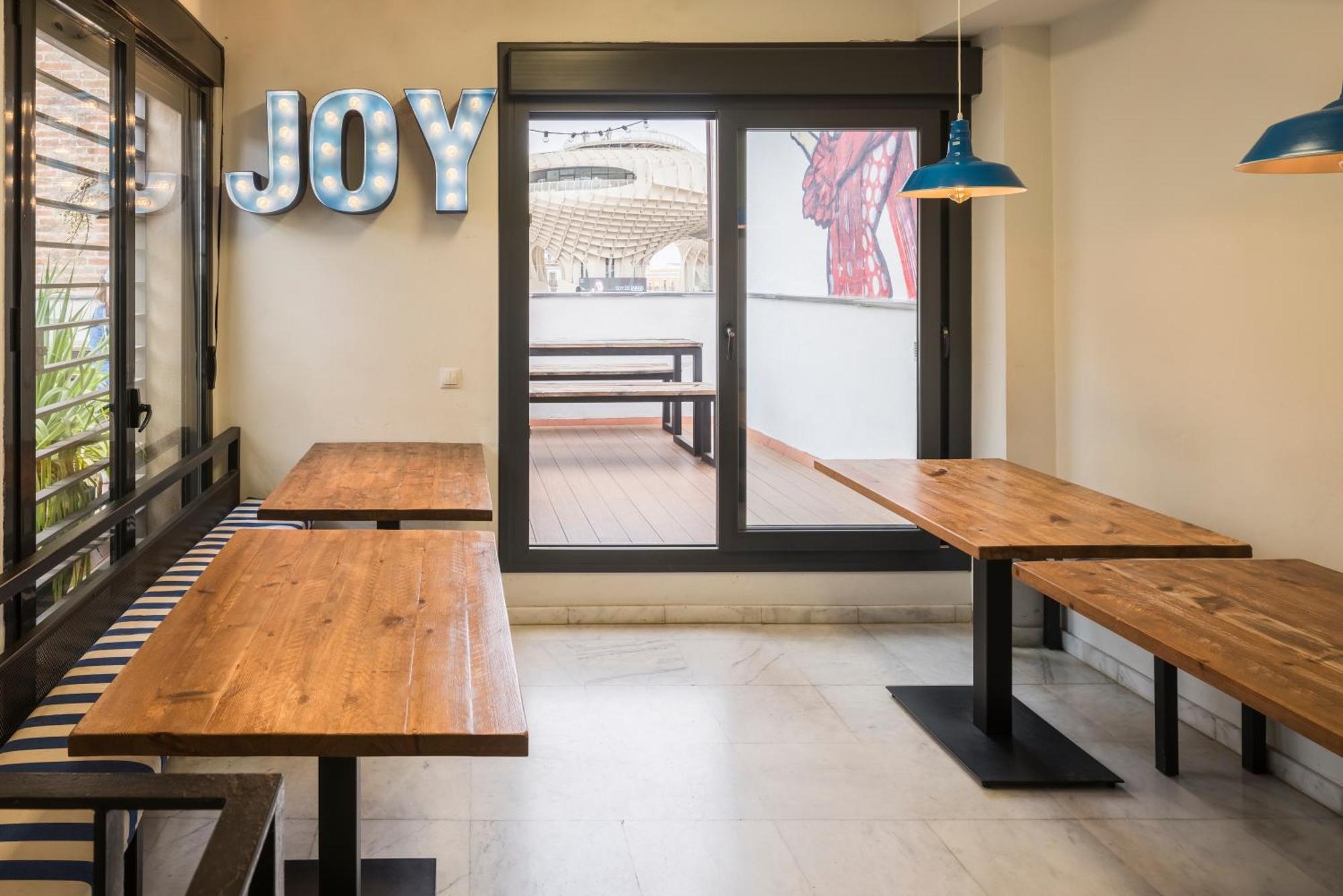 Joy Setas Coworking Vandrehjem Sevilla Eksteriør billede