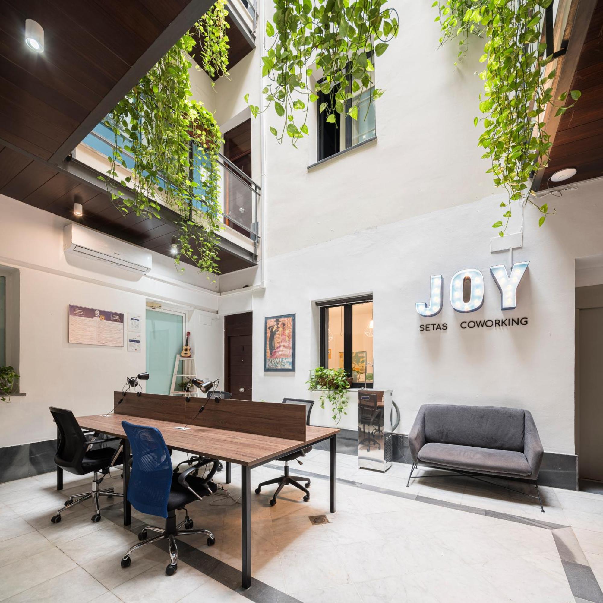 Joy Setas Coworking Vandrehjem Sevilla Eksteriør billede