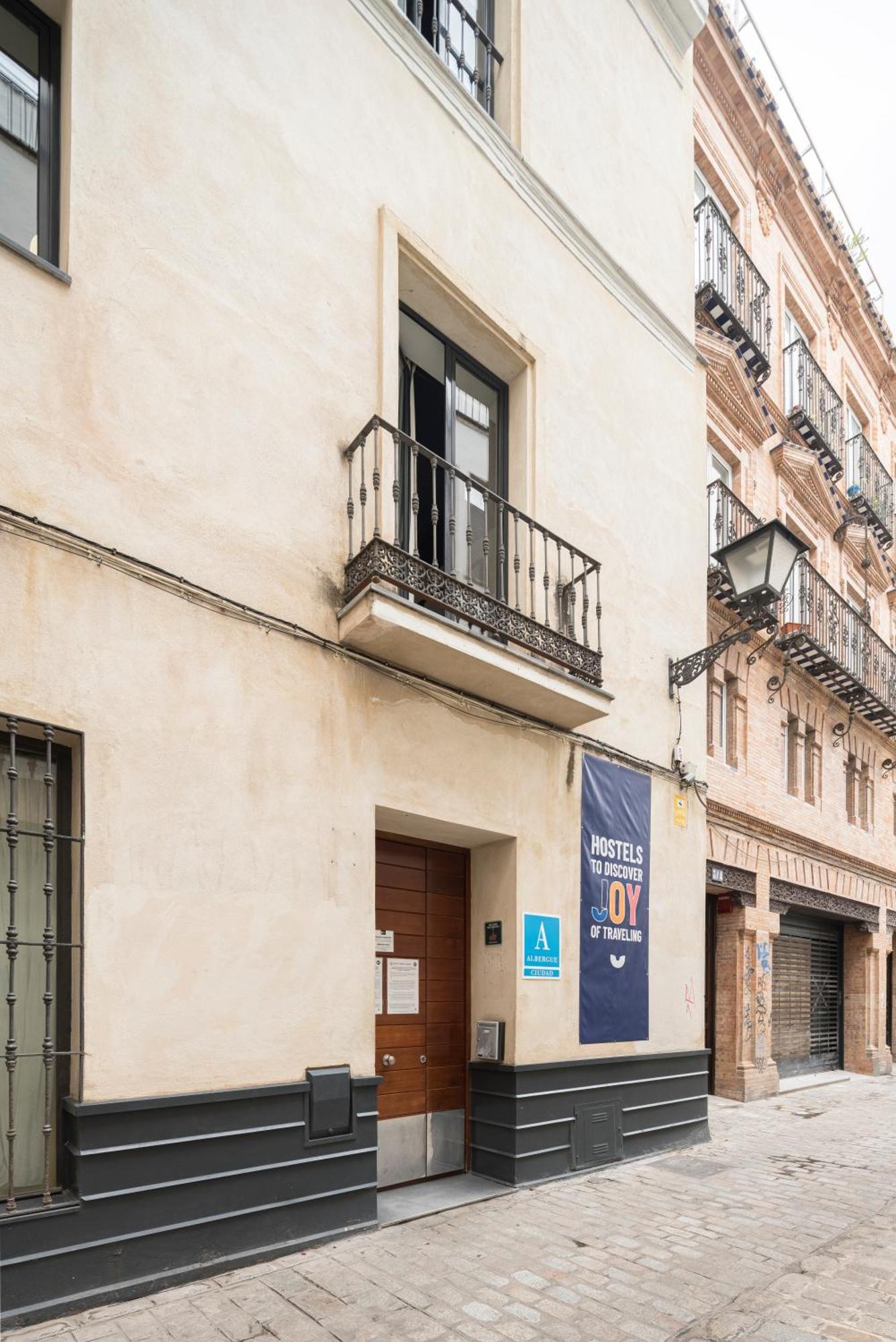 Joy Setas Coworking Vandrehjem Sevilla Eksteriør billede