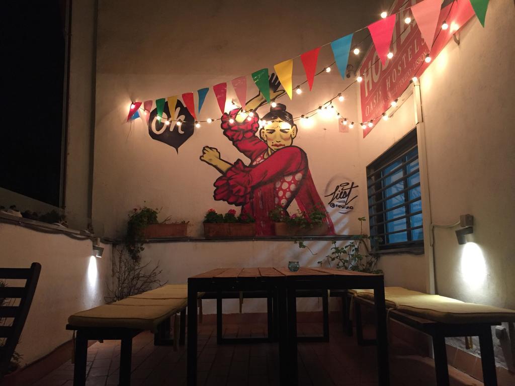 Joy Setas Coworking Vandrehjem Sevilla Eksteriør billede