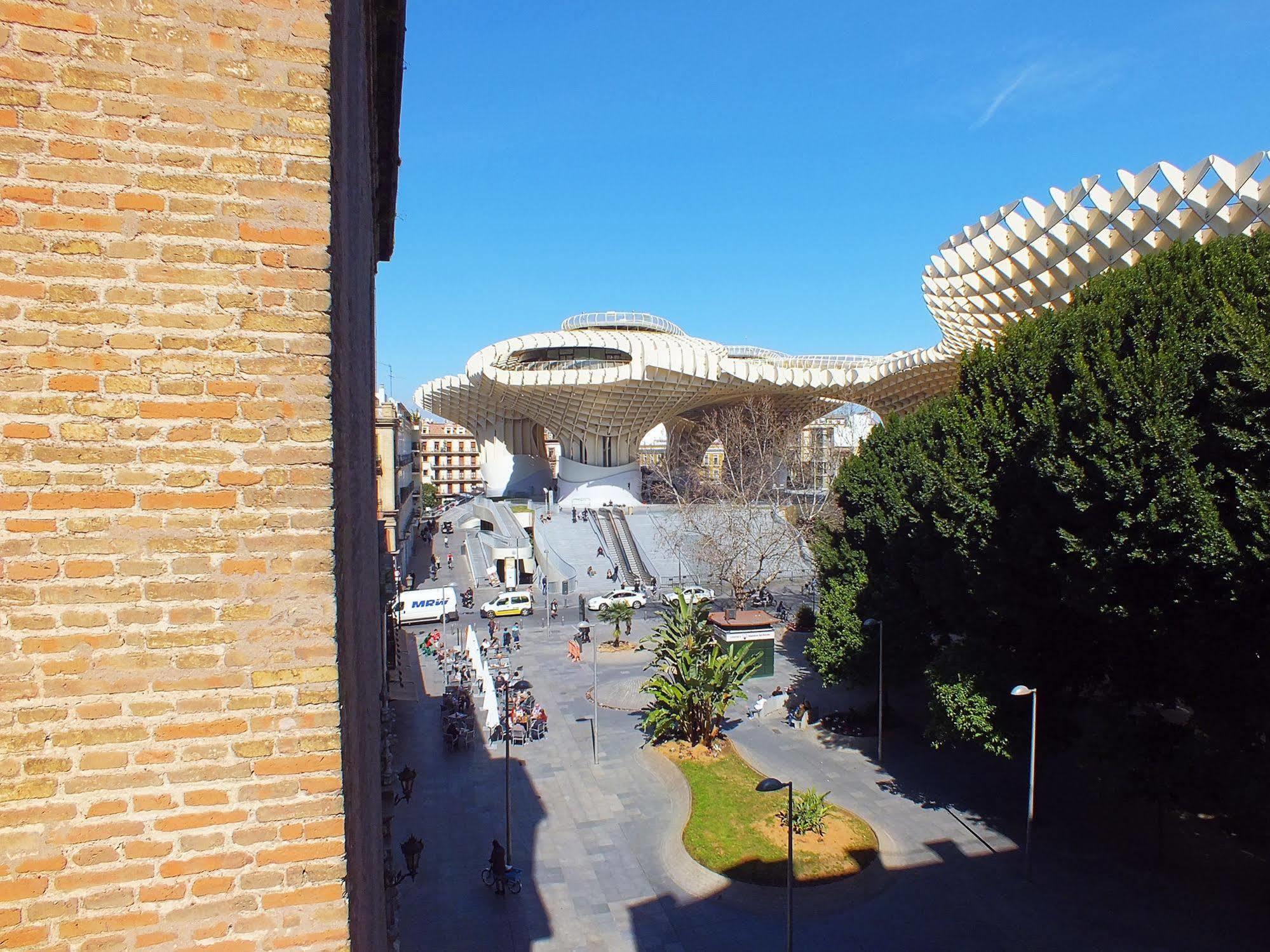 Joy Setas Coworking Vandrehjem Sevilla Eksteriør billede