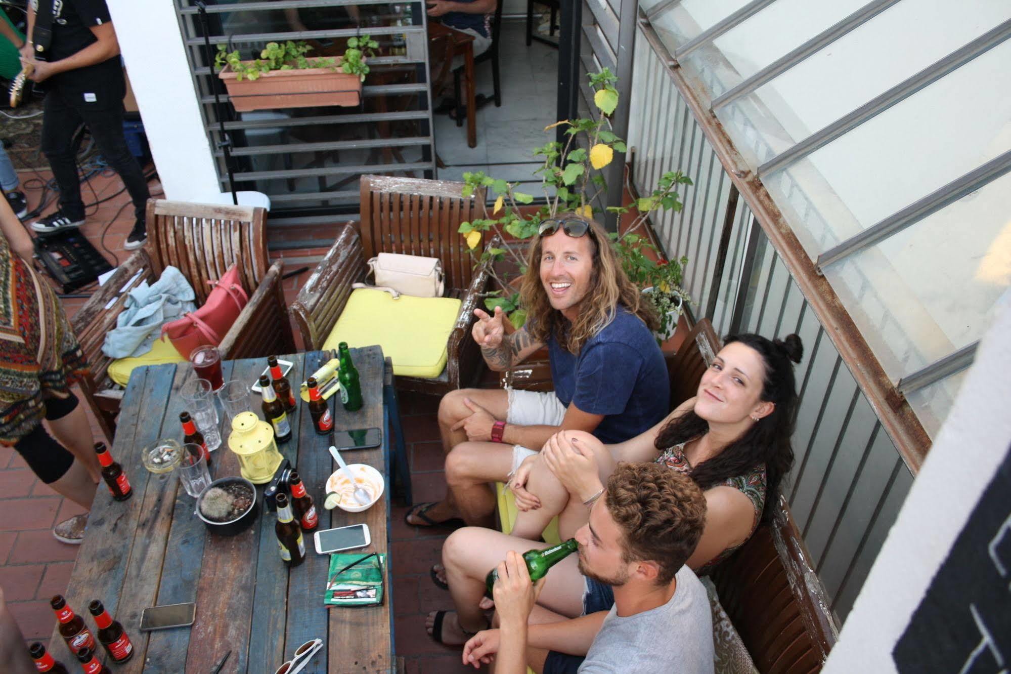 Joy Setas Coworking Vandrehjem Sevilla Eksteriør billede